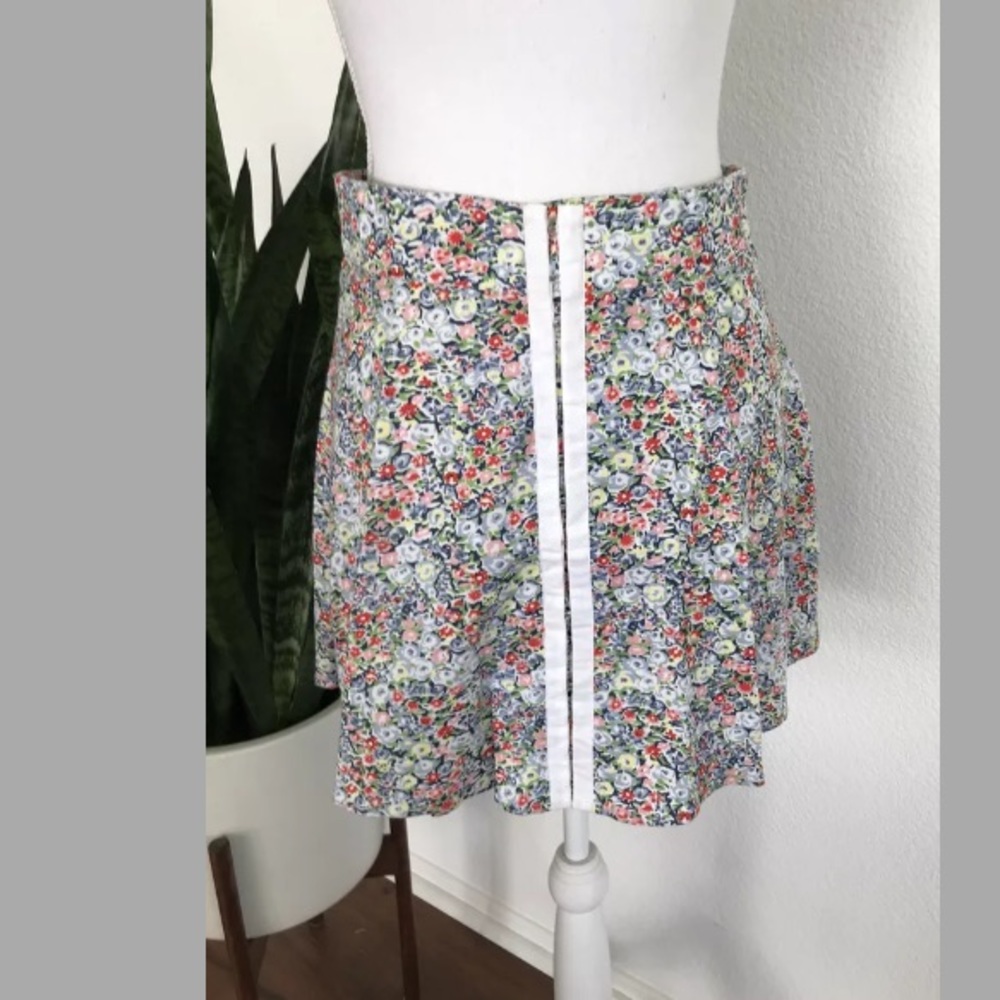 Topshop Floral Mini Hook & Eye Mini Skirt Size 6P